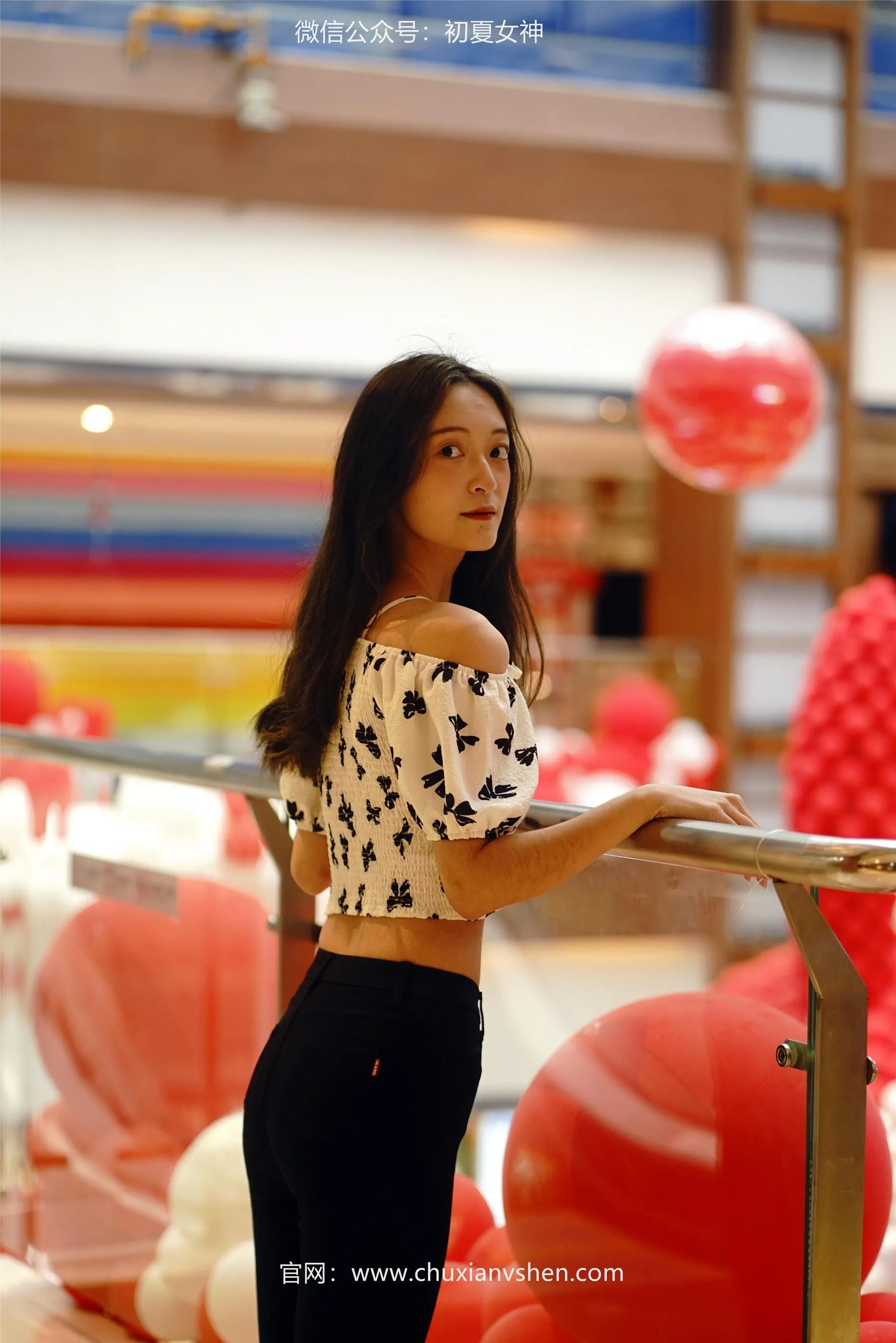 初夏女神 NO.072 依依 邻家女孩-商场篇 [88P]插图